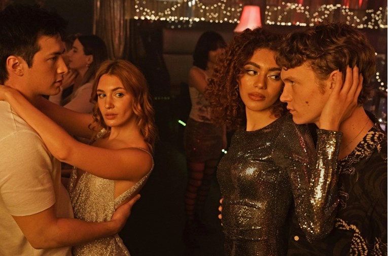 Pjesma grupe t.A.T.u. ponovno je hit zbog serije o zaljubljenim gay hokejašima