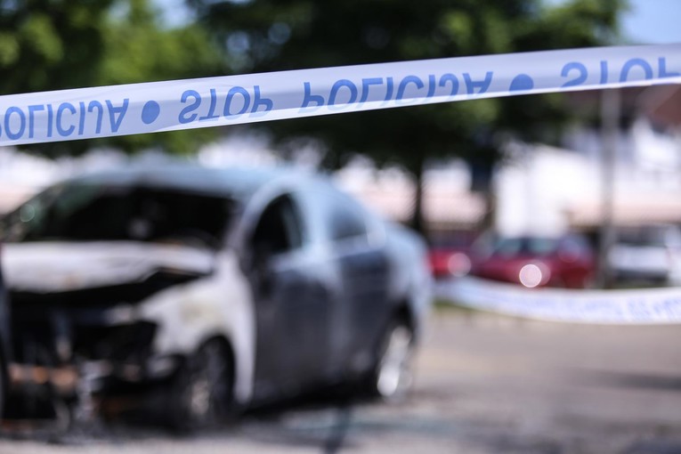 Eksplozija u dvorištu u Velikoj Gorici. Oštećena kuća i automobili
