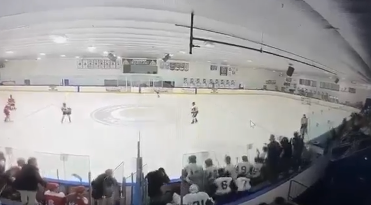 Pucnjava na hokejaškoj utakmici mladih u SAD-u. Ima mrtvih i ranjenih