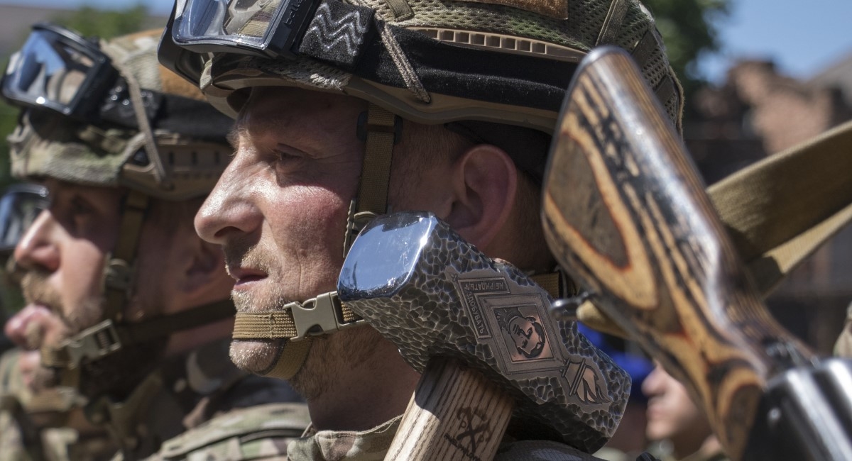 Mariupolj je pod ruskom opsadom, brani ga Azov. Tko su oni?