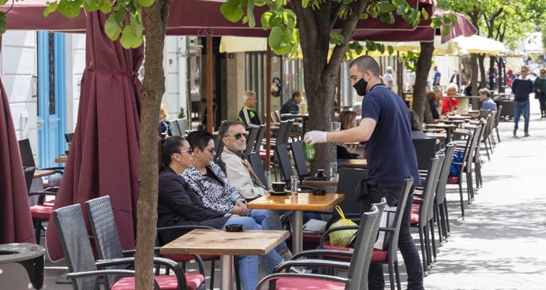 Istra traži da gosti u njihovim kafićima i restoranima ne nose maske