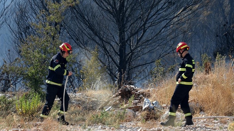 Dvoje opečenih u požarima u Zagorju i Virovitici, gori na djelomično miniranom terenu