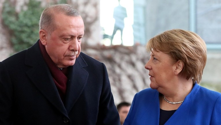 Erdogan rekao Merkel: Sporazum Turske i EU-a ne valja, treba ga izmijeniti