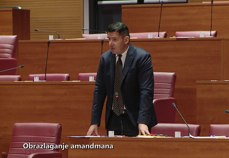 DP odbio sve Mostove amandmane na Rezoluciju o BiH. Grmoja: Stisli su vas 