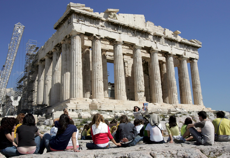 Napad nožem kod Akropole. Ranjeno dvoje američkih turista