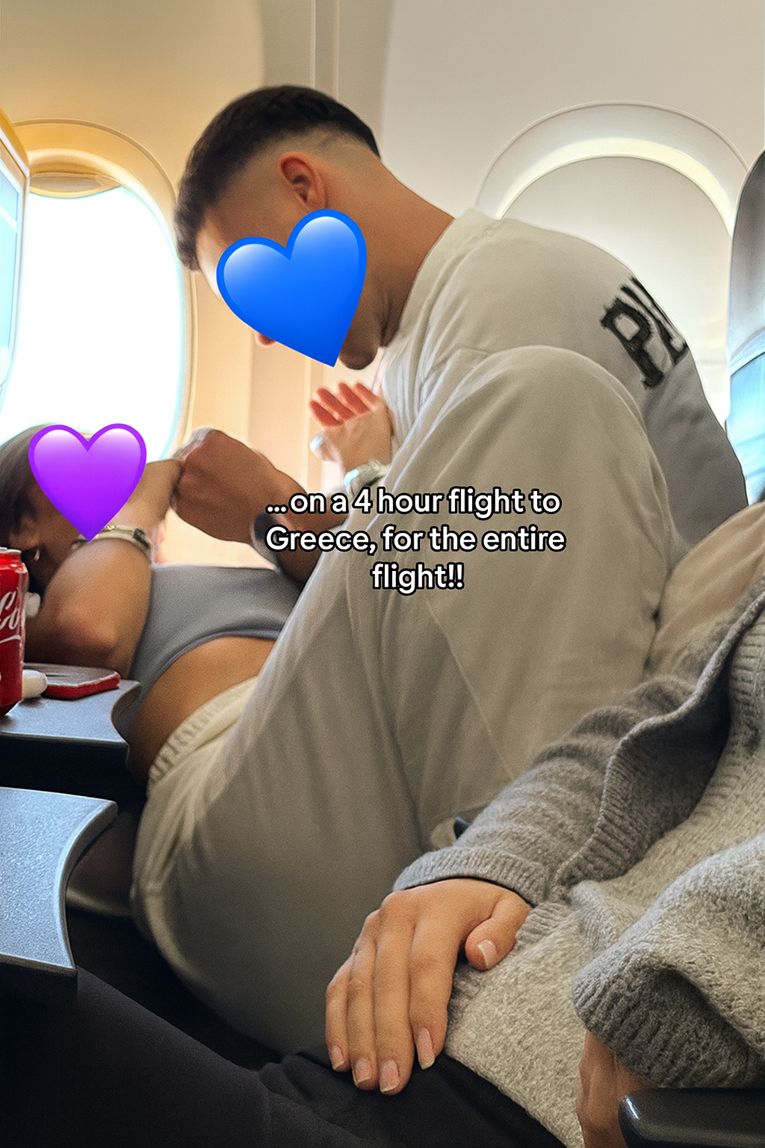 Par se previše opustio u avionu, putnici zgroženi prizorom