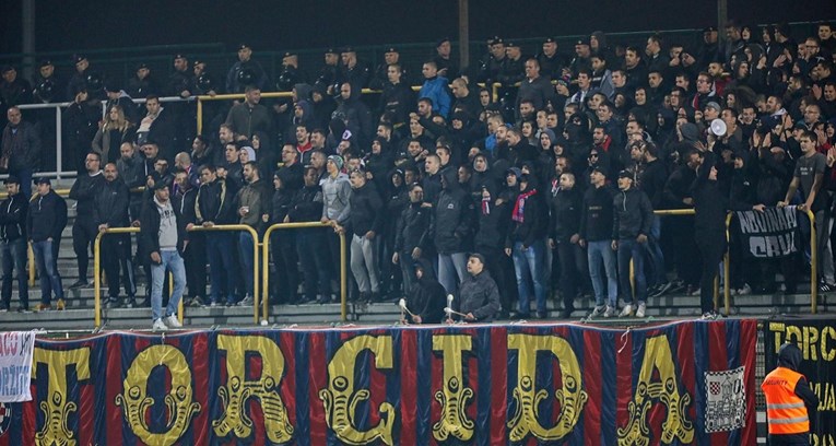 Torcida prijeti igračima: "Žderete i pijete tri dana, bit će batina"