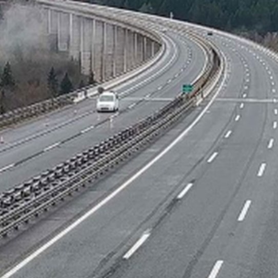 Ceste mjestimično zatvorene zbog vjetra, na nekima i odroni