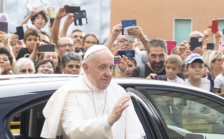 Papa Franjo žali što države ne ispunjavaju obveze iz klimatskog sporazuma