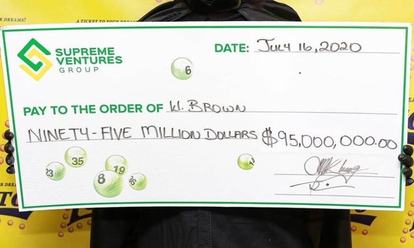 Osvojio jackpot i želio sačuvati identitet pa je ovako došao po nagradu