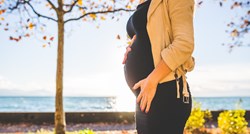 Što uzrokuje bol u trbuhu tijekom trudnoće i kad je vrijeme za zabrinutost