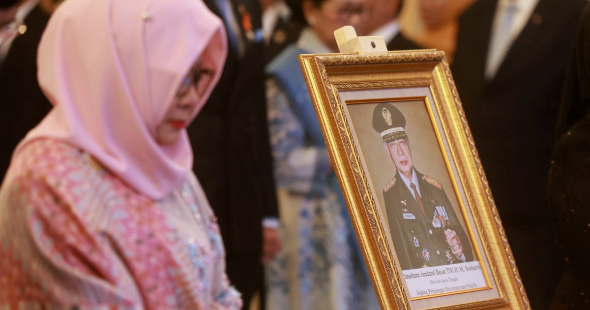 Indonezija proglasila bivšeg predsjednika narodnim herojem. Ljudi prosvjeduju