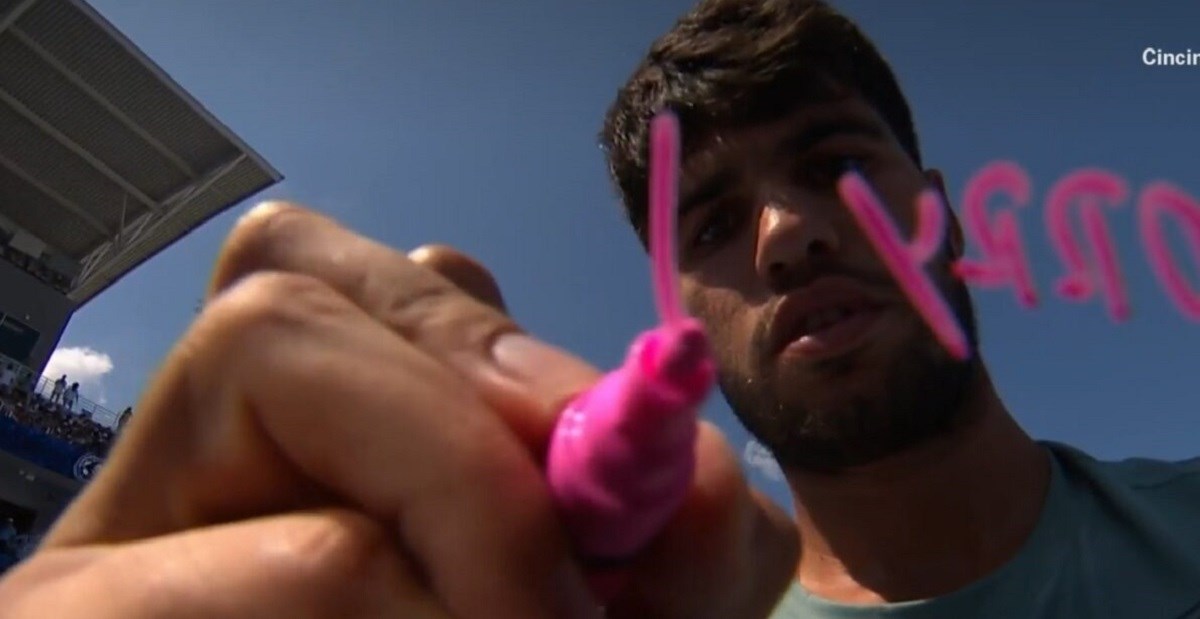 VIDEO Alcaraz oduševio natpisom na kameri nakon Sinnerove predaje