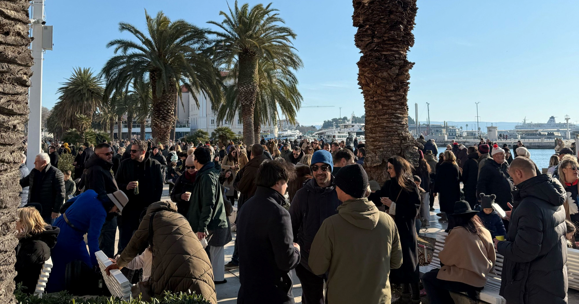 UŽIVO Vodimo vas u Split na Staru godinu. Riva je krcata