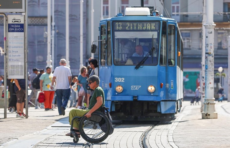 Na Trgu bana Jelačića se sudarila dva tramvaja