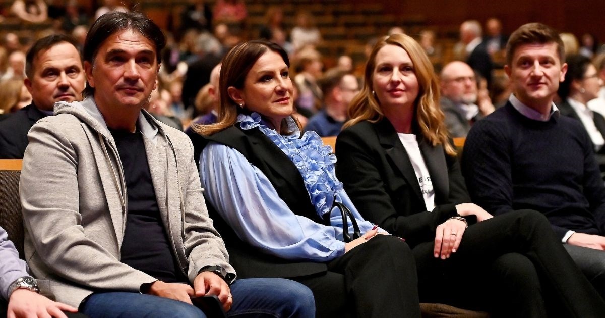 Zlatko Dalić sa suprugom Davorkom snimljen na koncertu Mate Grgata u Lisinskom