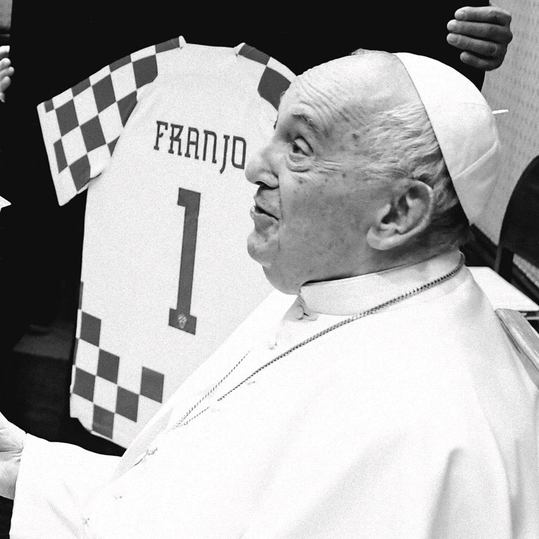 Poznati Hrvati opraštaju se od pape Franje, Perišić objavio fotku s audijencije