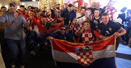 FOTO I VIDEO Hrvatski navijači napravili šou u Dohi. Ori se "stiže ekipa pijana"