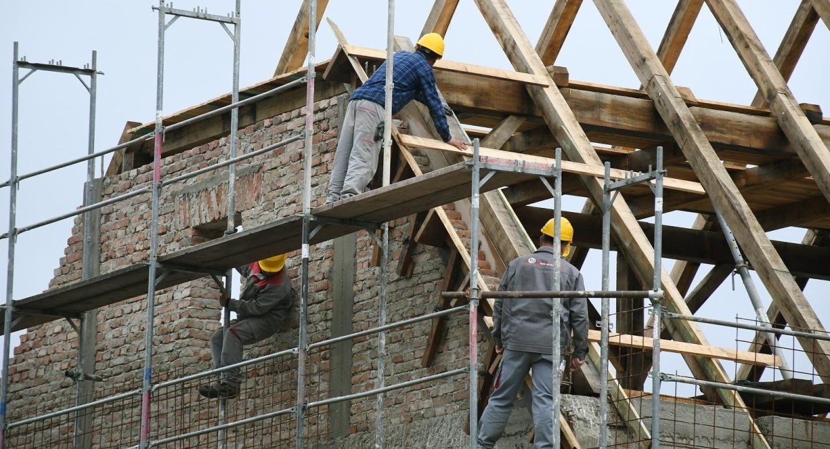 Bačić: U listopadu završena obnova 157 kuća i zgrada, a otvoreno 116 gradilišta