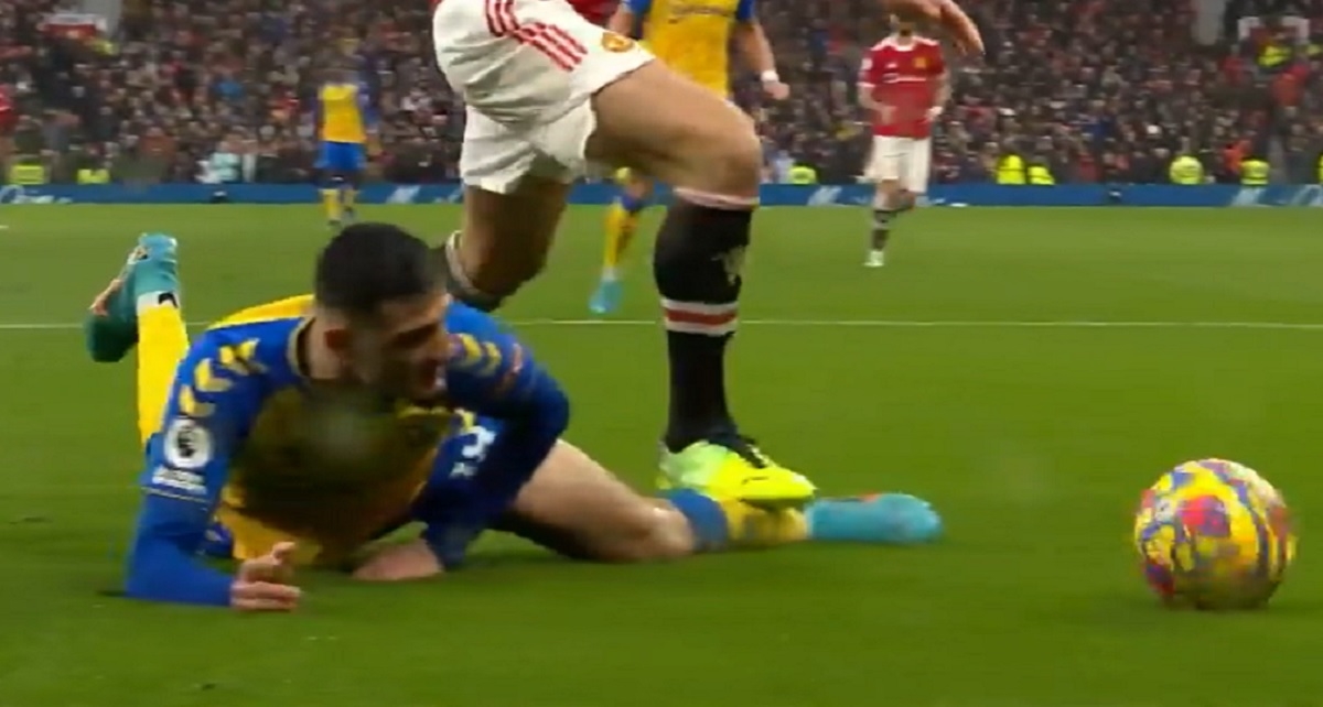 VIDEO Ovako je Maguire nagazio protivnika. Nije dobio ni žuti karton