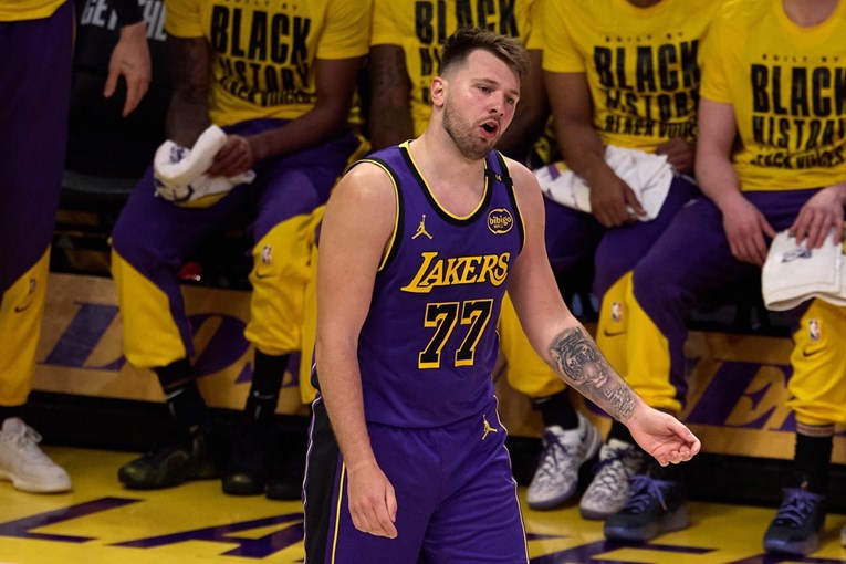 Lakersi pali u dramatičnoj završnici, Dončić promašio ključne lopte