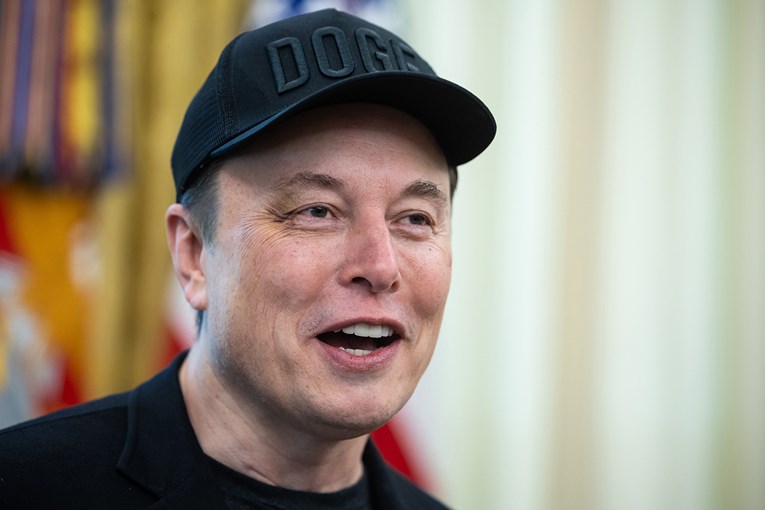 Musk podijelio otkaze pa postavio studenta da vodi AI tim