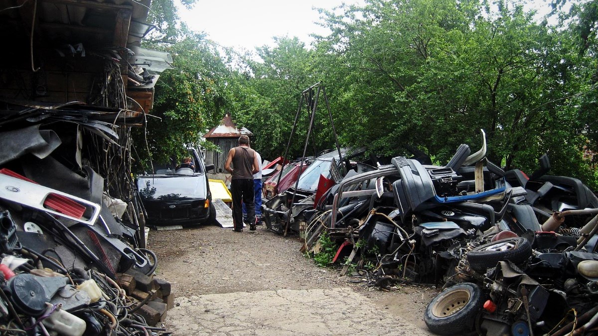 Držali oko 200 auta na polju kod Novog Vinodolskog. Oštetili su tlo i sad su kažnjeni