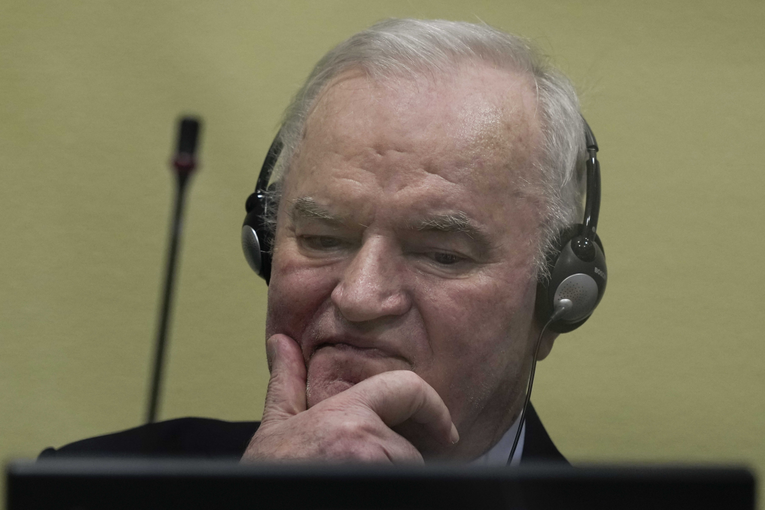 Krvnik Mladić vraćen u pritvor. Liječnici: Nije doživio novi moždani udar