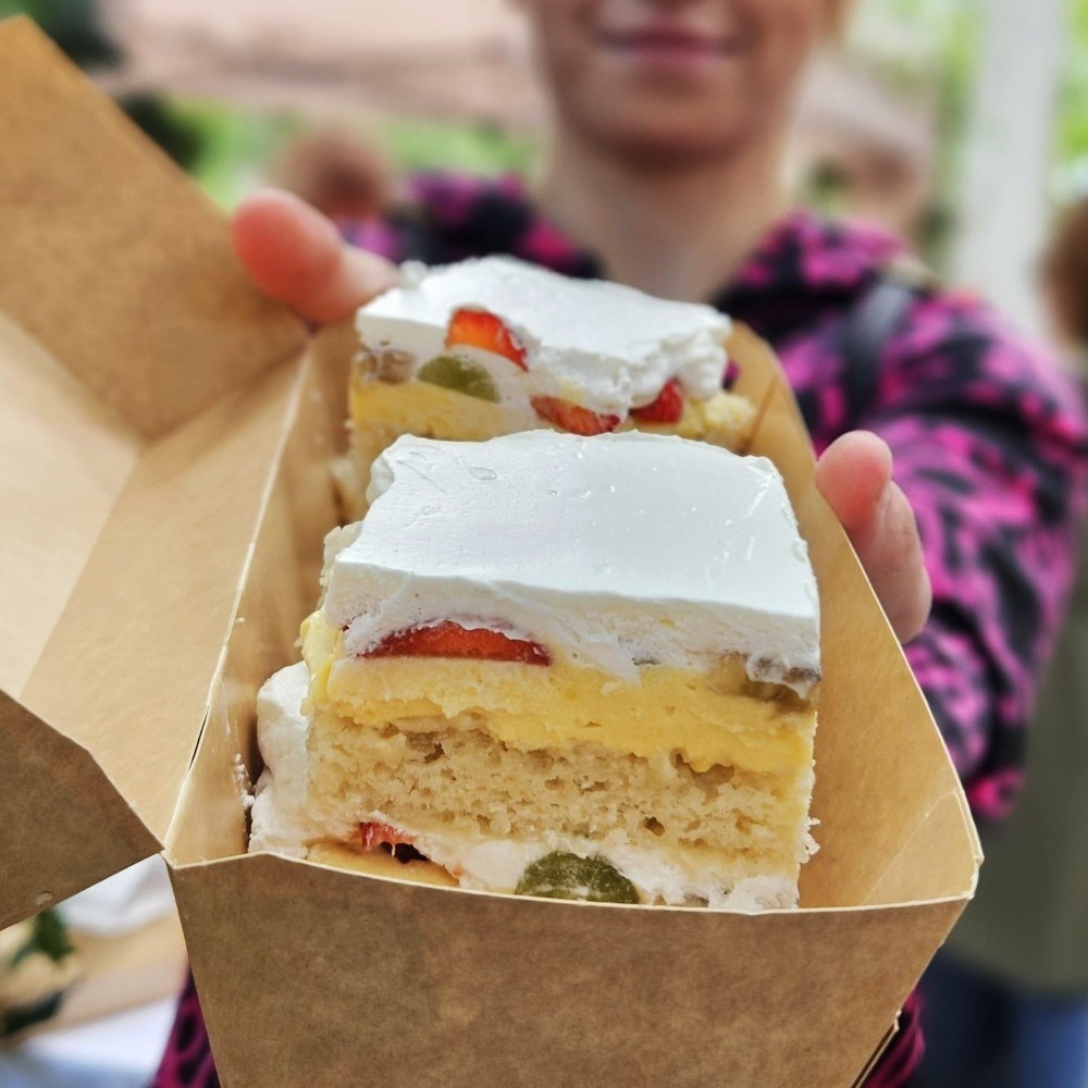 Na Zrinjevcu održana degustacija veganskih kolača, bilo je i kremšnita i baklave