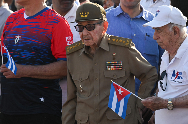 SAD diže optužnicu protiv Castra (94). Slično su napravili i prije upada u Venezuelu