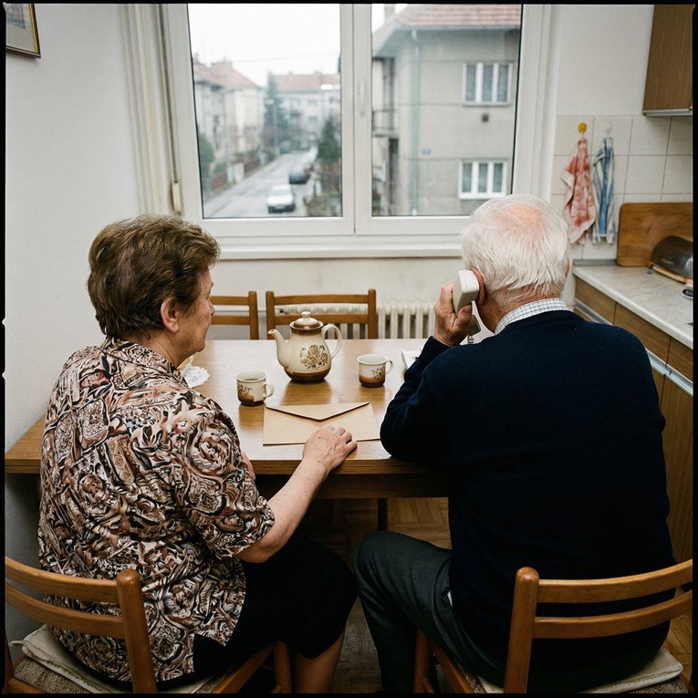 Stariji par iz Zagreba prevaren za desetke tisuća eura