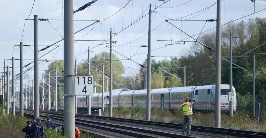 Ekstremni ljevičari zapalili kabele pa zaustavili promet na pruzi Berlin-Hamburg