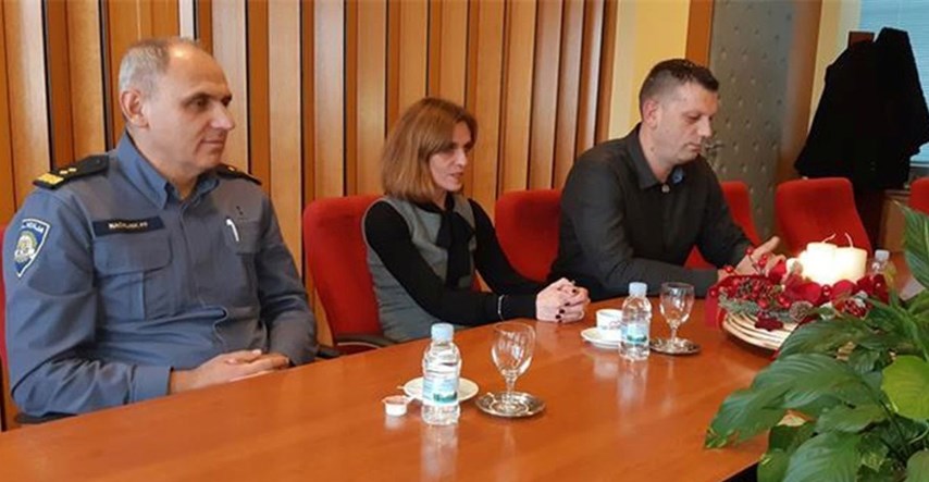 Zagrebački policajac donirao novac samohranoj majci iz Vukovara
