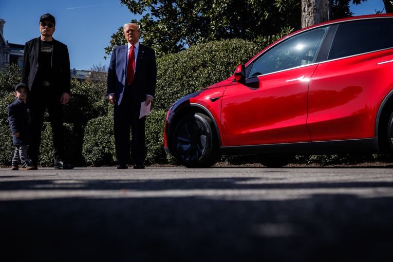 Trump o vozačima električnih auta: Imaju bolest, ti ljudi su ludi