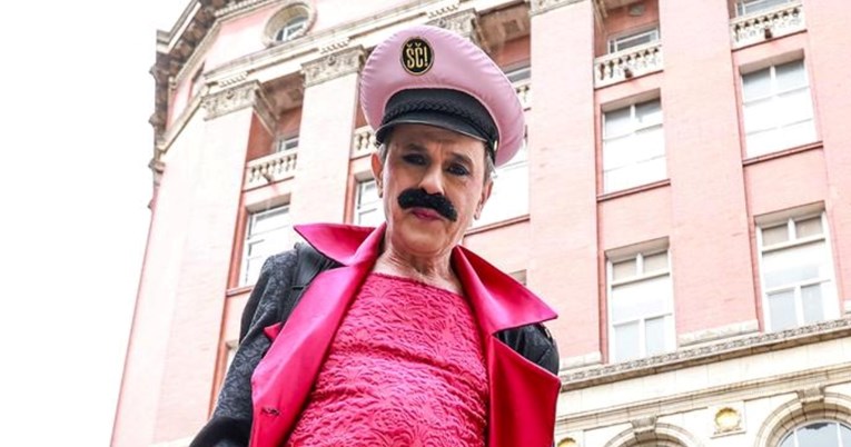 Prlja osudio napad bakljama na queer umjetnike u Puli: Bravo, bezimene junačine 