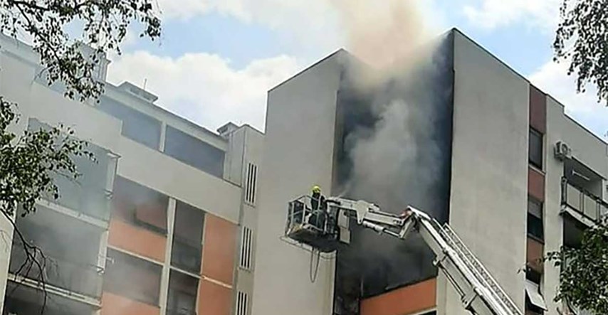Zagrebački vatrogasci spasili trudnicu i dijete iz gorućeg stana u Prečkom