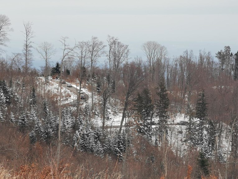 HAK: Sljemenska cesta zatvorena zbog gužvi. Ugostitelj: Prazni smo, nema nikoga