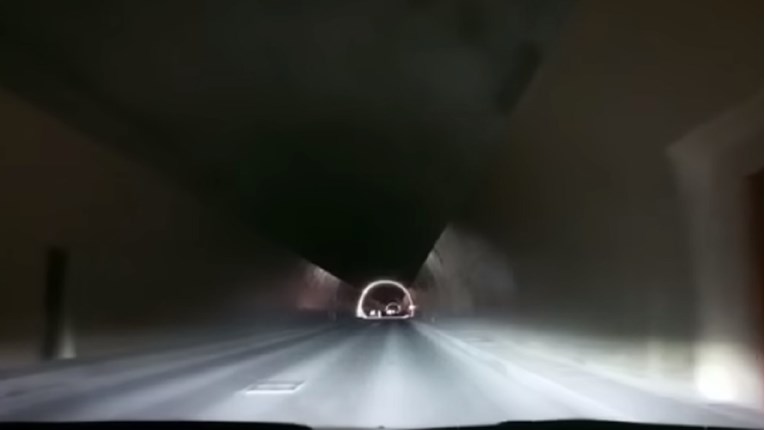 VIDEO Pogledajte vožnju do omiškog mosta. Ide se kroz ogroman tunel