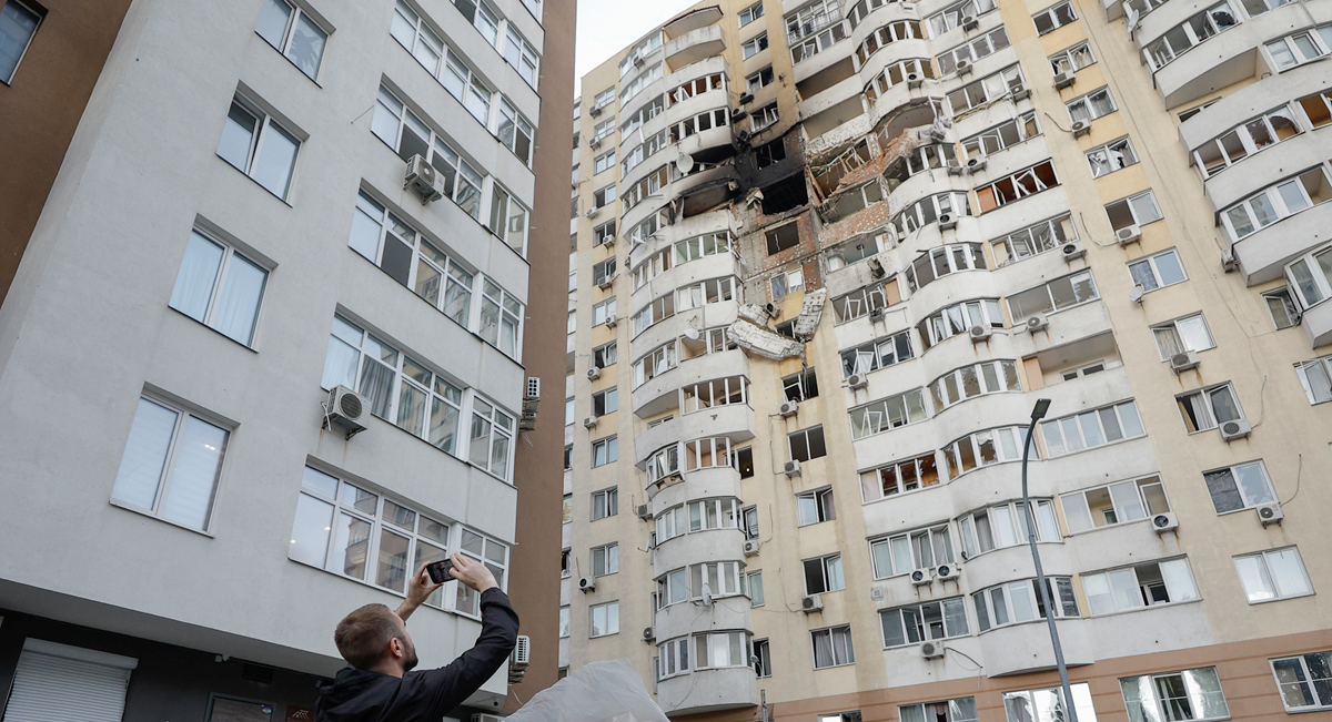 Zelenski: Rusi noćas lansirali više od 400 dronova i 40 projektila