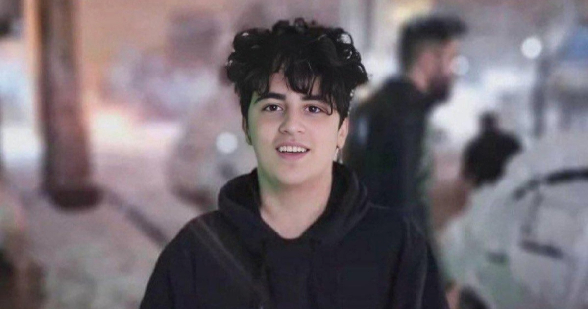 Rođak ubijenog tinejdžera u Iranu: Pucali su mu u srce pa su ga tukli kundakom puške