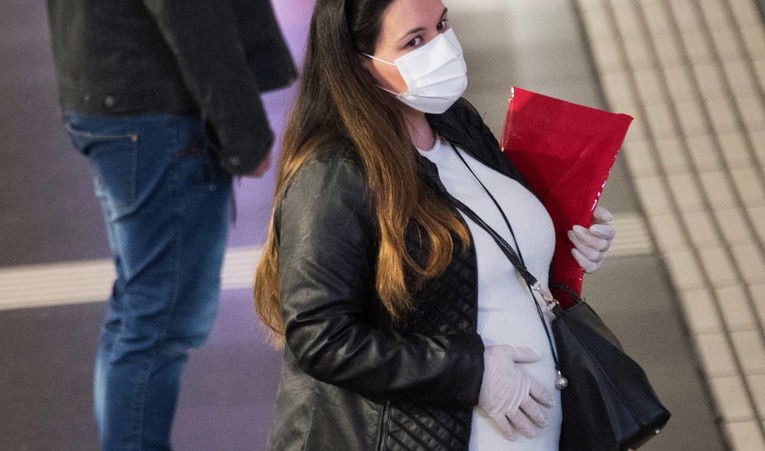 Koronavirus: Koliko je opasan za trudnice i može li naškoditi bebi