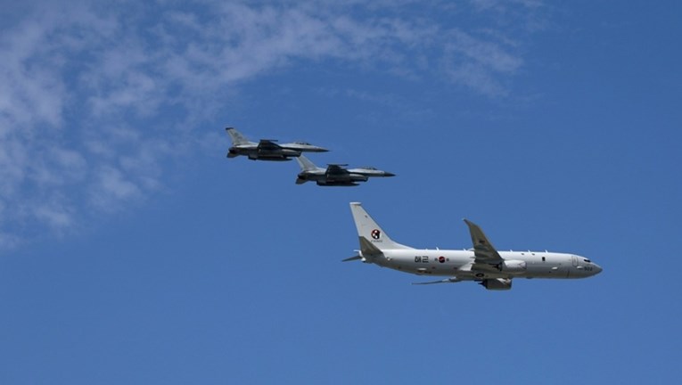 Avion letio iznad Trumpove rezidencije na Floridi. F-16 ga odmah presreo