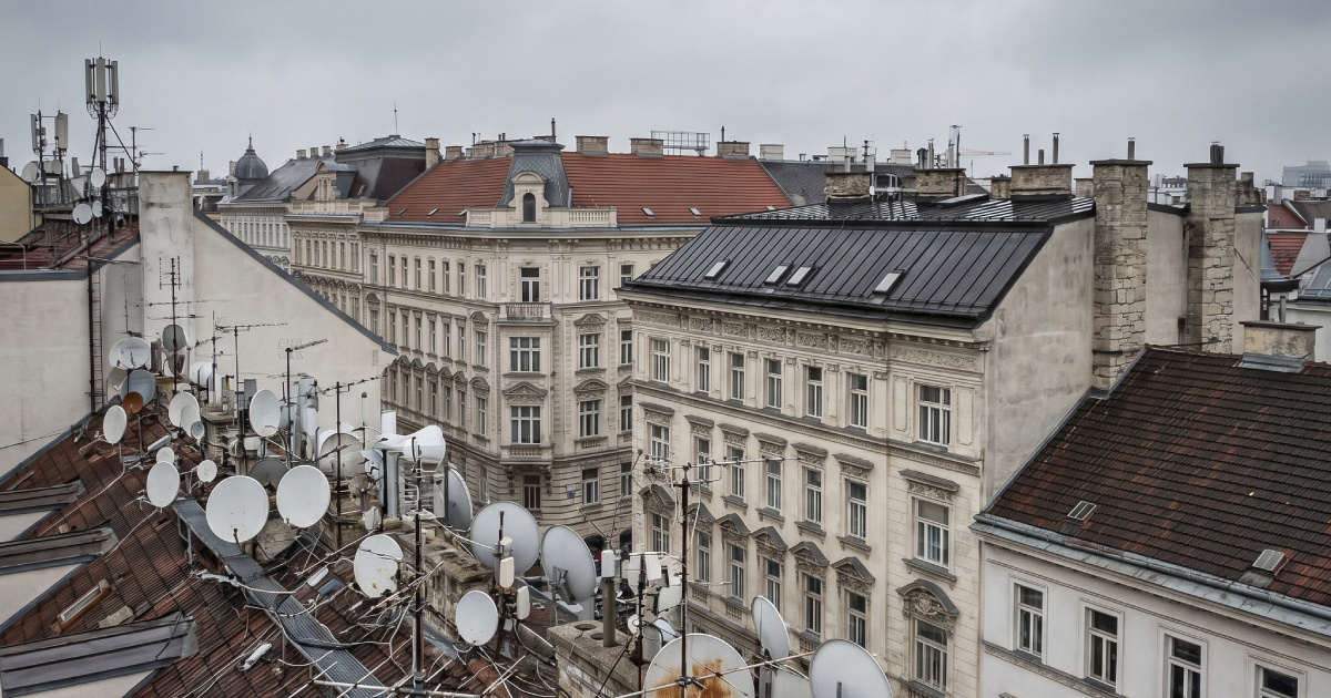 Uzbuna u Austriji zbog "šume antena" na zgradama koje koriste Rusi
