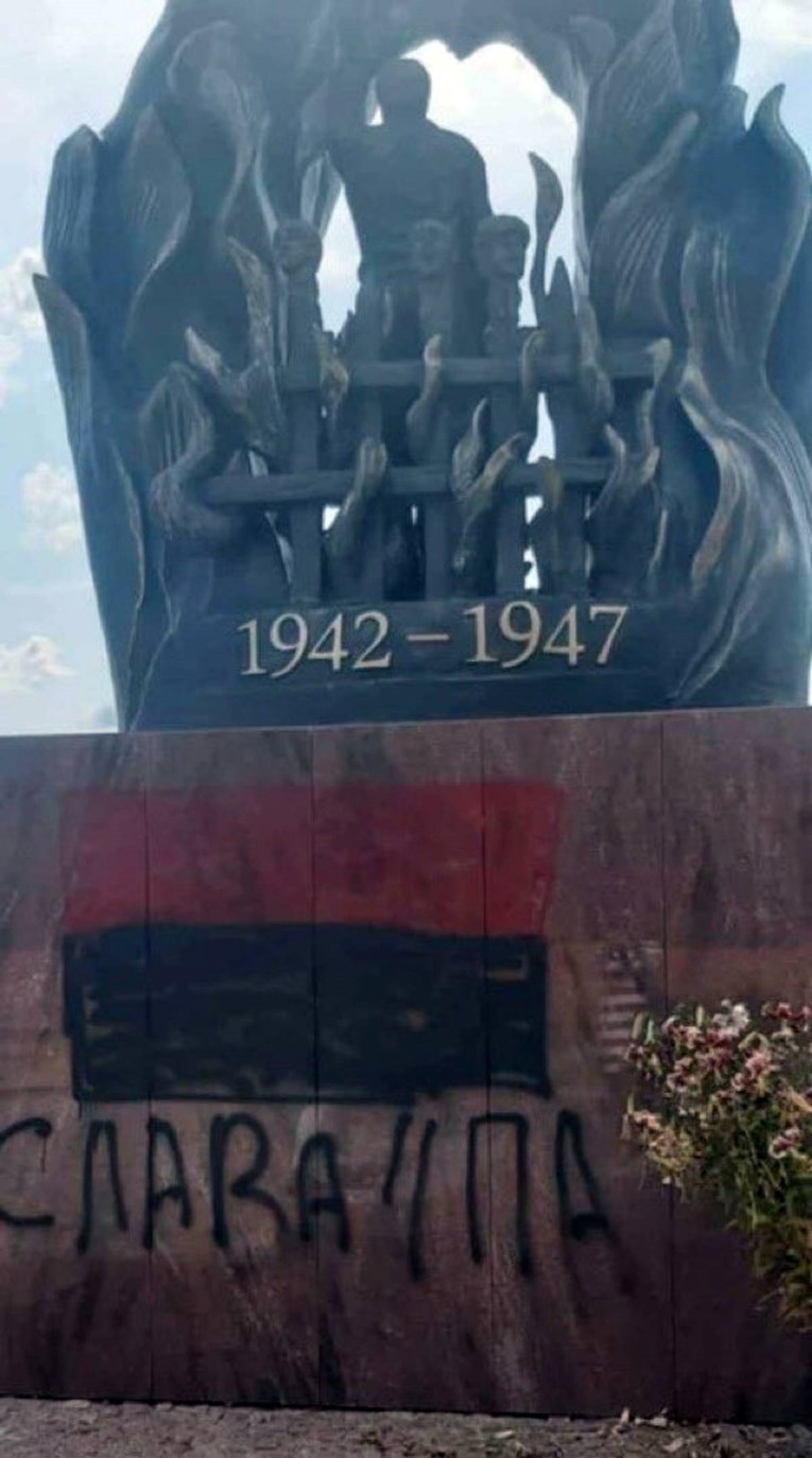 U Poljskoj uhićen Ukrajinac (17), oskvrnuo spomenik žrtvama masakra. Platili ga Rusi