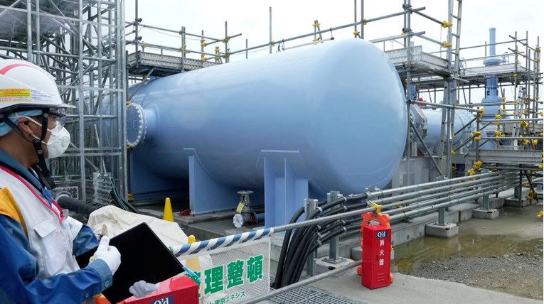 Japan uskoro počinje ispuštati pročišćenu radioaktivnu vodu iz nuklearke Fukushima