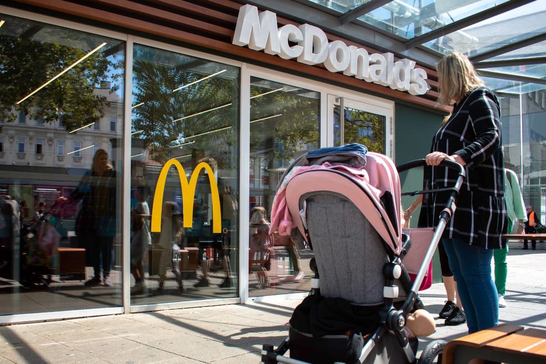 Žena rodila djevojčicu u McDonald'su u Beču
