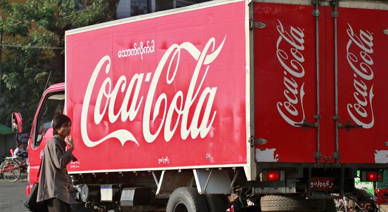 Coca-Cola povlači reklame s Facebooka