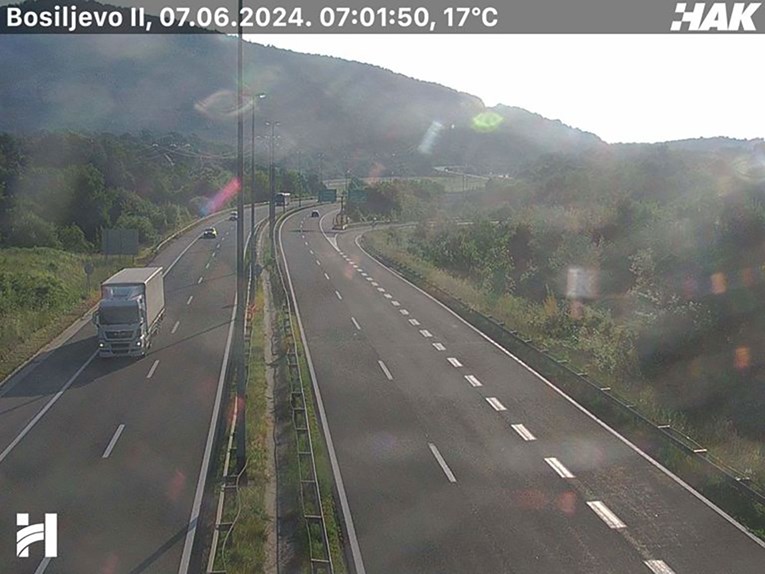 Prepreke na autocestama ometaju promet, vremenski uvjeti su dobri