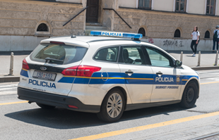 "Žena mi rađa, pomozite": Policajac Josip pomogao obitelji zapeloj u gužvi u Zagrebu