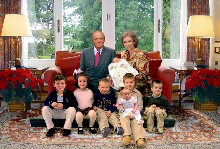 Zbog Kate se ponovo širi fotošopirana fotka španjolske kraljevske obitelji iz 2005.